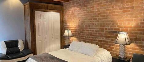 1 bedroom, iron/ironing board, free WiFi, bed sheets