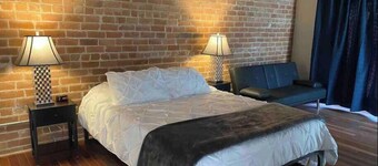 Iron Horse Carriage Home & Parking