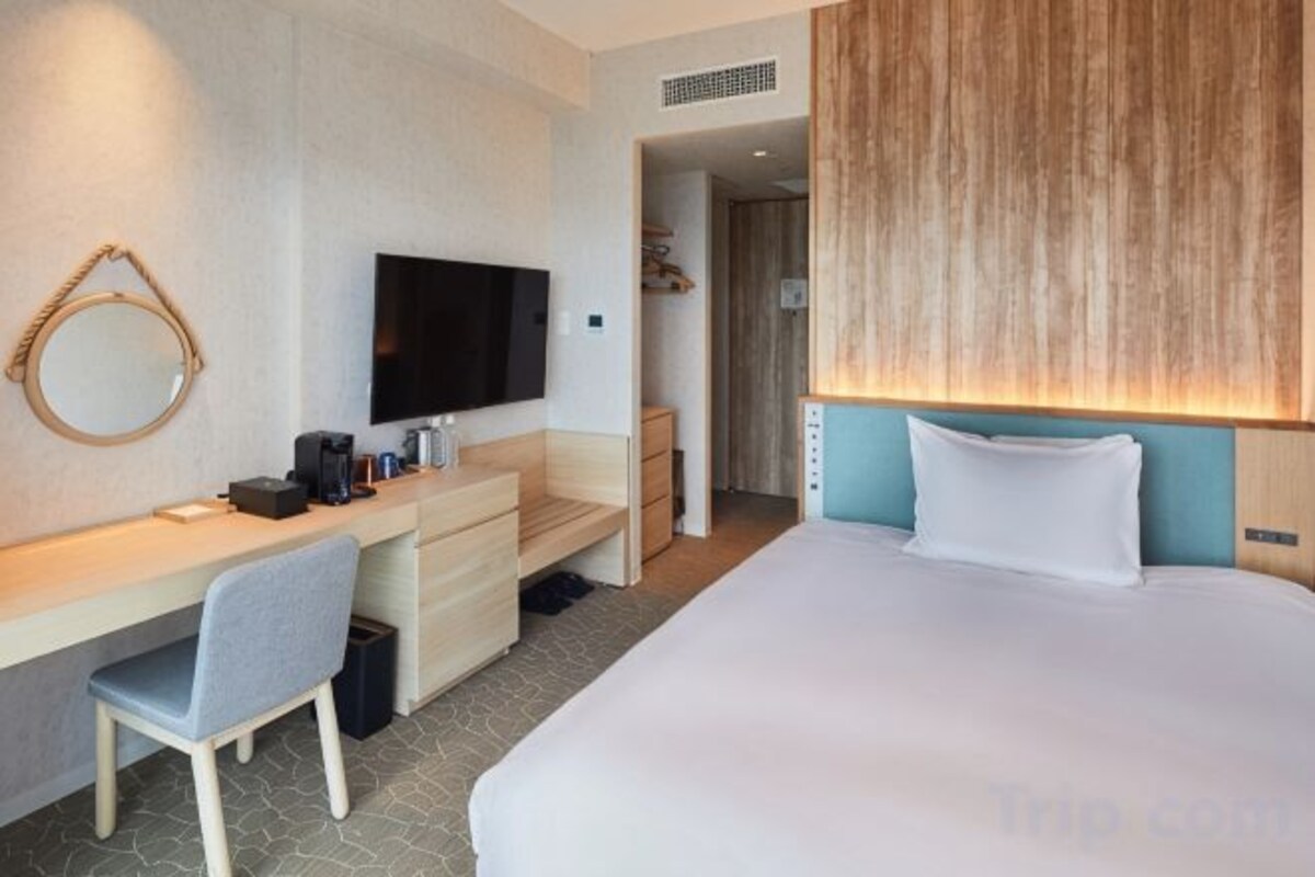 In-room safe, desk, laptop workspace, blackout drapes