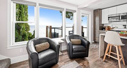 The Carriage House on Lake Superior I Lakeshore & Views I by Relax Open Air