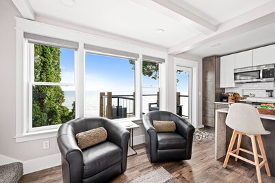 The Carriage House on Lake Superior  I  Lakeshore & Views  I  by Relax Open Air