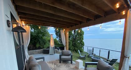 The Carriage House on Lake Superior I Lakeshore & Views I by Relax Open Air