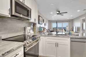 冷蔵庫、電子レンジ、オーブン、食器洗い機