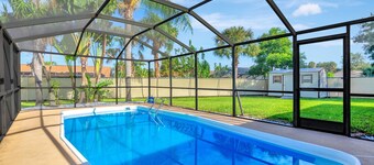 Jamaican Relaxation 3 bedrooms heated pool and unique game room 