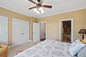 4 bedrooms, desk, iron/ironing board, free WiFi