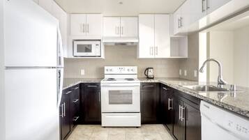 Fridge, microwave, oven, dishwasher