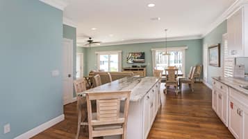 House, Multiple Beds (Treasure Road) | Interior