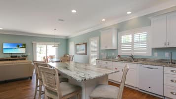House, Multiple Beds (Treasure Road) | Interior