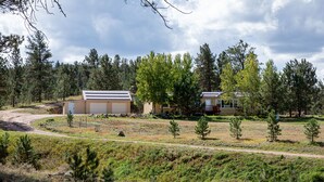 Exterior - Hot Tub, Large Kitchen, Stunning Views & Hiking Trails Nearby (Florissant)