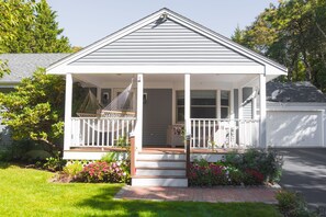 Exterior - Relax by Oak Bluffs Harbor, enjoy your 3-bedroom East Chip retreat (Oak Bluffs)