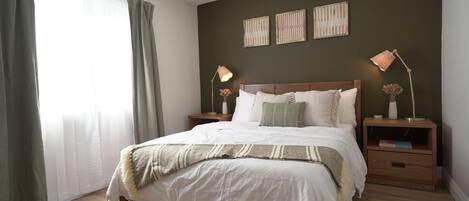 3 bedrooms, desk, iron/ironing board, travel cot