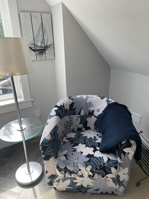 Interior - Driftwood Studio Loft#Oceanfront Park Area#Quiet! (Nanoose Bay)