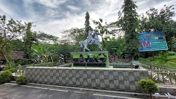 Vista frontal de la propiedad