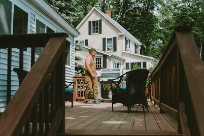 Little Landing Cottage | Lakefront · Dock · Kayaks
