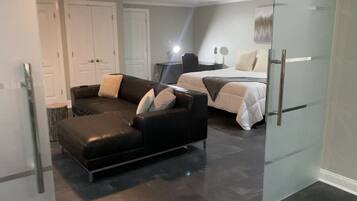 1 bedroom, in-room safe, desk, iron/ironing board