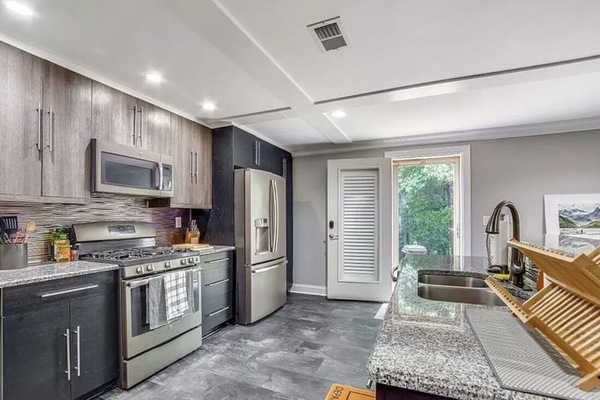 Refrigerador, microondas, horno, placa de cocina