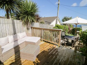 Cottage | Property grounds - The Nook (Tyn-y-Gongl)