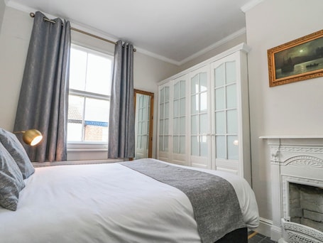 2 bedrooms, individually decorated, individually furnished, free WiFi