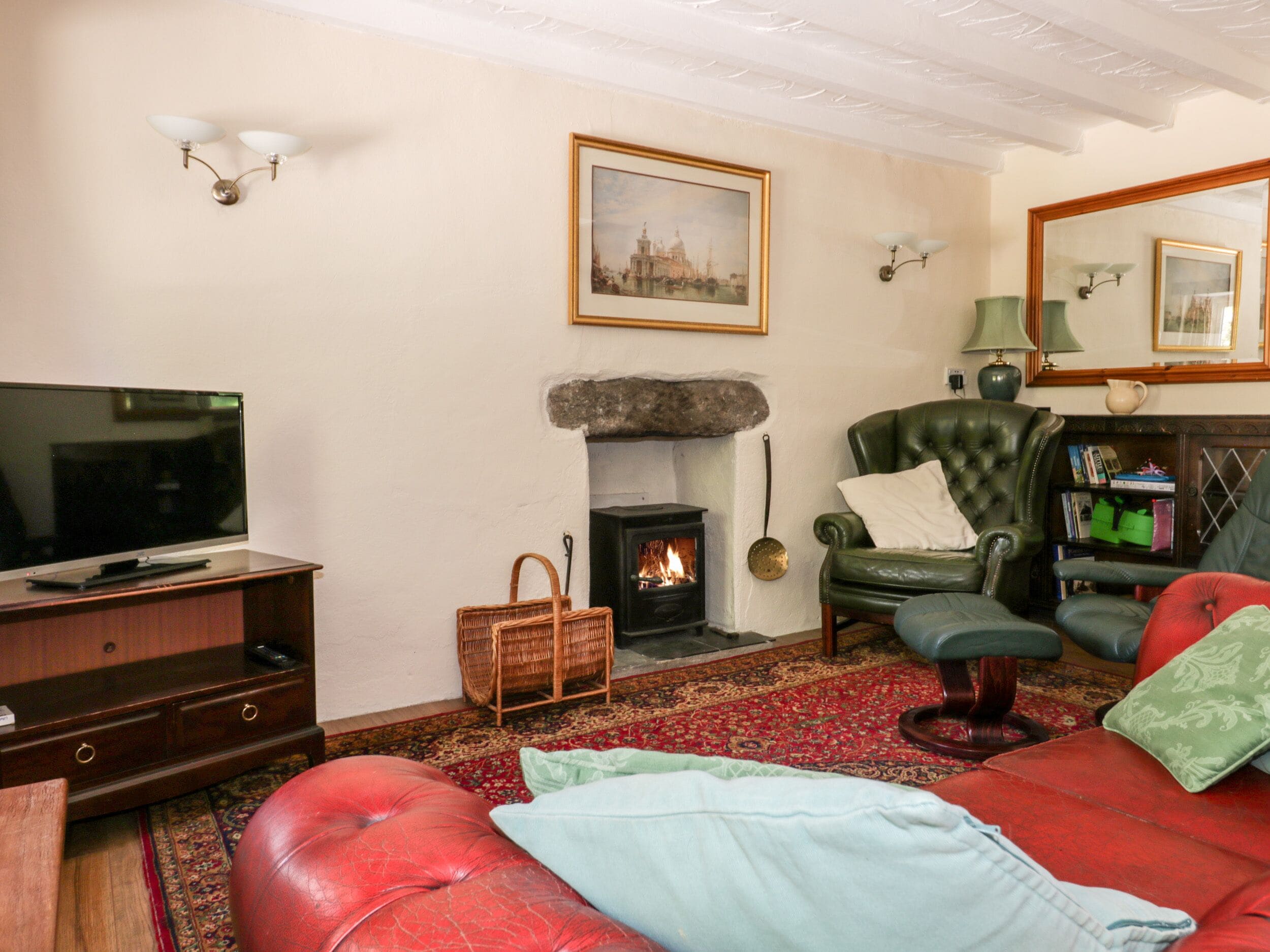 Stuga | 3 sovrum, individuell inredning, unika möbler och gratis wi-fi