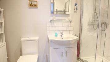 Cottage | Bathroom | Shower