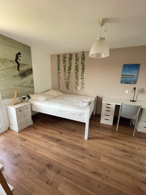 3 chambres, fer et planche Ă repasser, Wi-Fi, draps fournis
