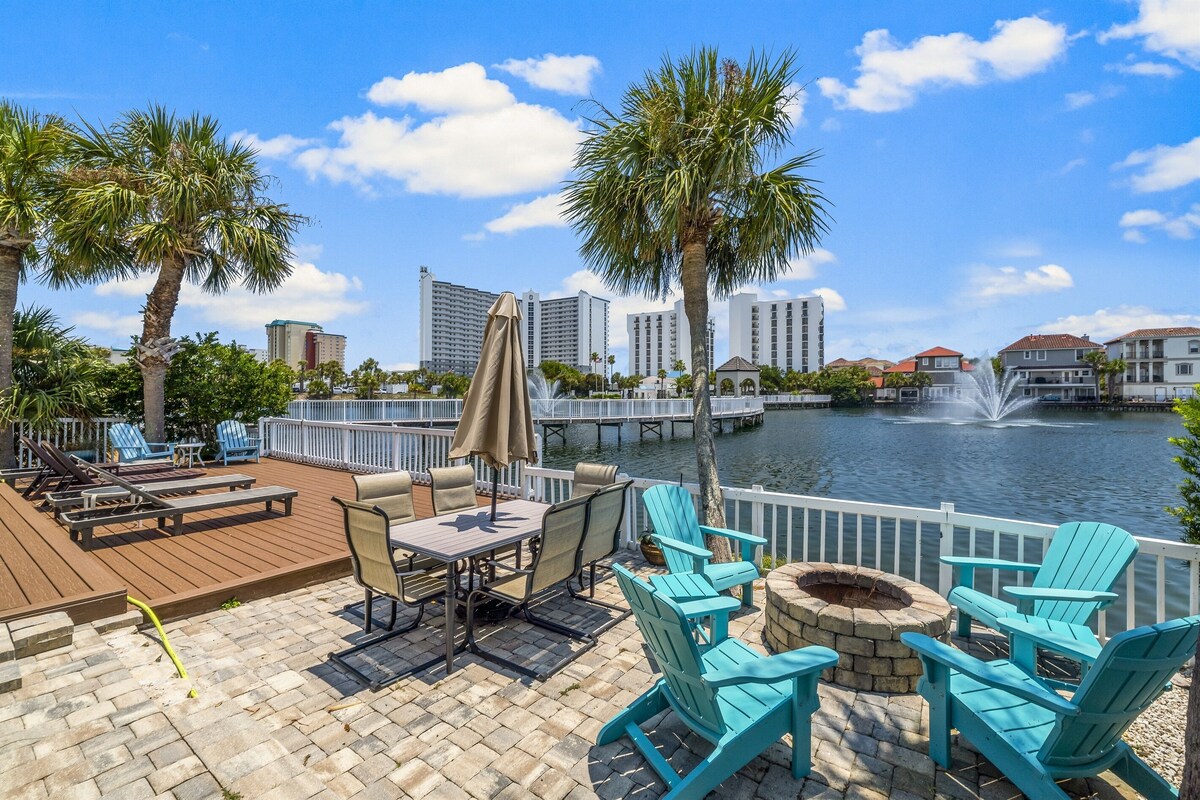Photo 2 of Walk 4 min to PRIVATE BEACH in Destin! Backyard Pool🏖️ On The Lake🏖️ Fire Pit
