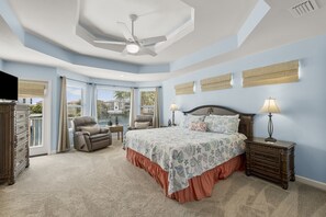 4 bedrooms, memory-foam beds, desk, iron/ironing board - 🏖️ Luxury Destin Beach House w/Private Pool, Lake Dock & Beach Access 🌅 (Destin)