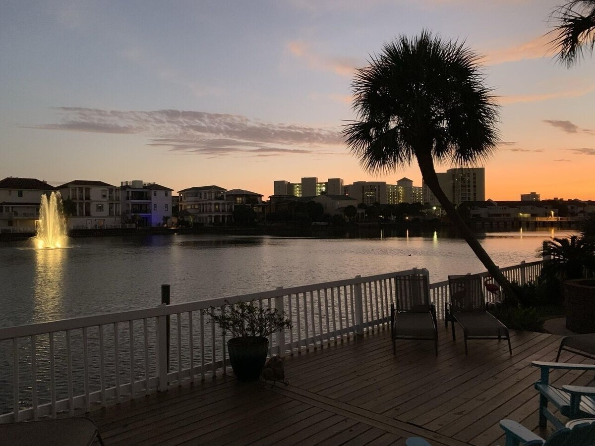 Photo 8 of Walk 4 min to PRIVATE BEACH in Destin! Backyard Pool🏖️ On The Lake🏖️ Fire Pit