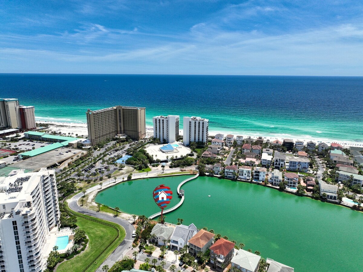 Photo 3 of Walk 4 min to PRIVATE BEACH in Destin! Backyard Pool🏖️ On The Lake🏖️ Fire Pit