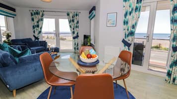 Cottage | Dining