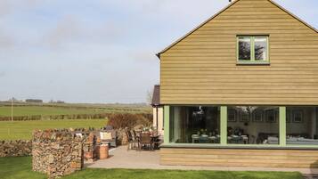 Cottage | Property grounds