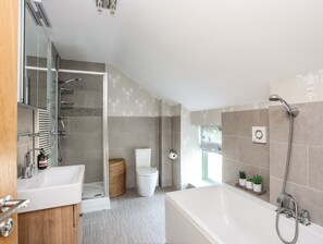 Cottage | Bathroom | Shower