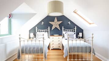 Cottage | 4 bedrooms, individually decorated, individually furnished, free WiFi