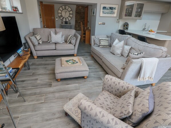 Living area - Dolwern (Newport)