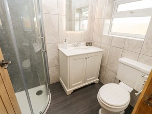 Cottage | Bathroom | Shower - The Old Church (York)