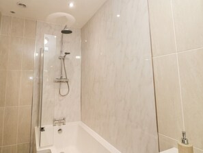 Cottage | Bathroom | Shower - The Old Church (York)
