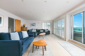 Cottage | Living area