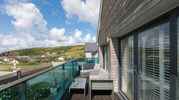 Cottage | Property grounds