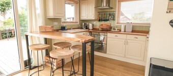 3 Valley View Lodges