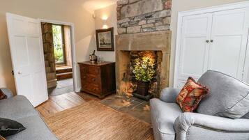 Cottage | Living area
