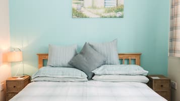 Cottage | 2 bedrooms, individually decorated, individually furnished, free WiFi
