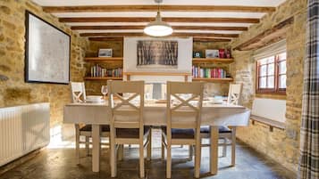 Cottage | Interior