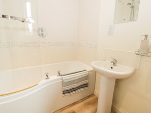 Cottage | Phòng tắm | Buồng tắm vòi sen