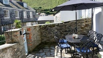 Cottage | Interior