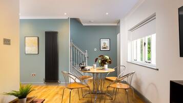 Cottage | Dining