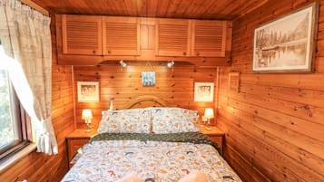 2 bedrooms, individually decorated, individually furnished, free WiFi