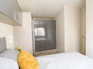 Cottage | Interior - Lakeside View (King's Lynn)