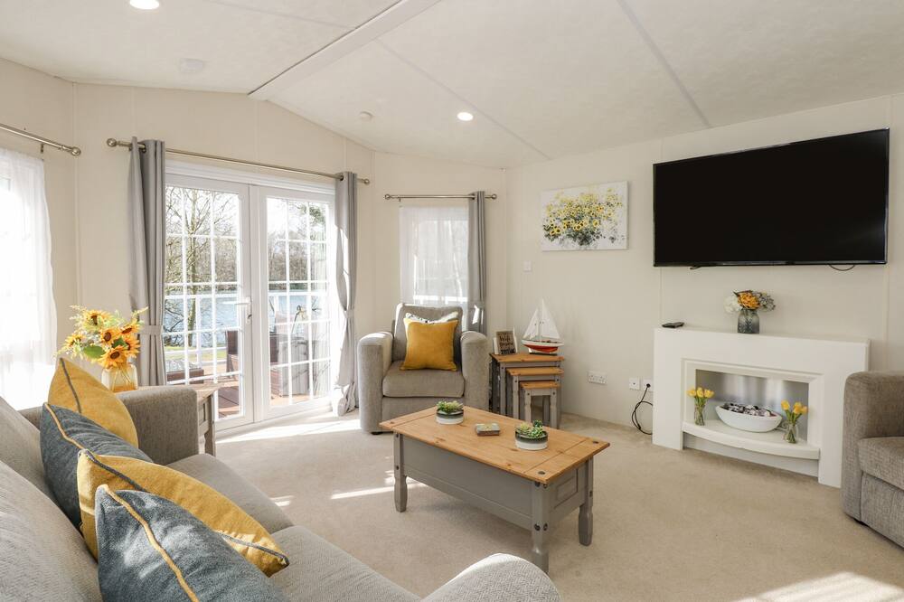 Lakeside View - Wretton