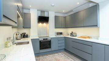 Réfrigérateur, lave-vaisselle