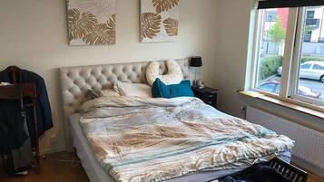 5 bedrooms, desk, free WiFi